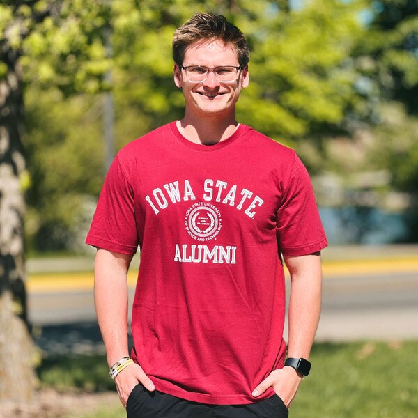 Gear Alumni Seal Cardinal T-Shirt